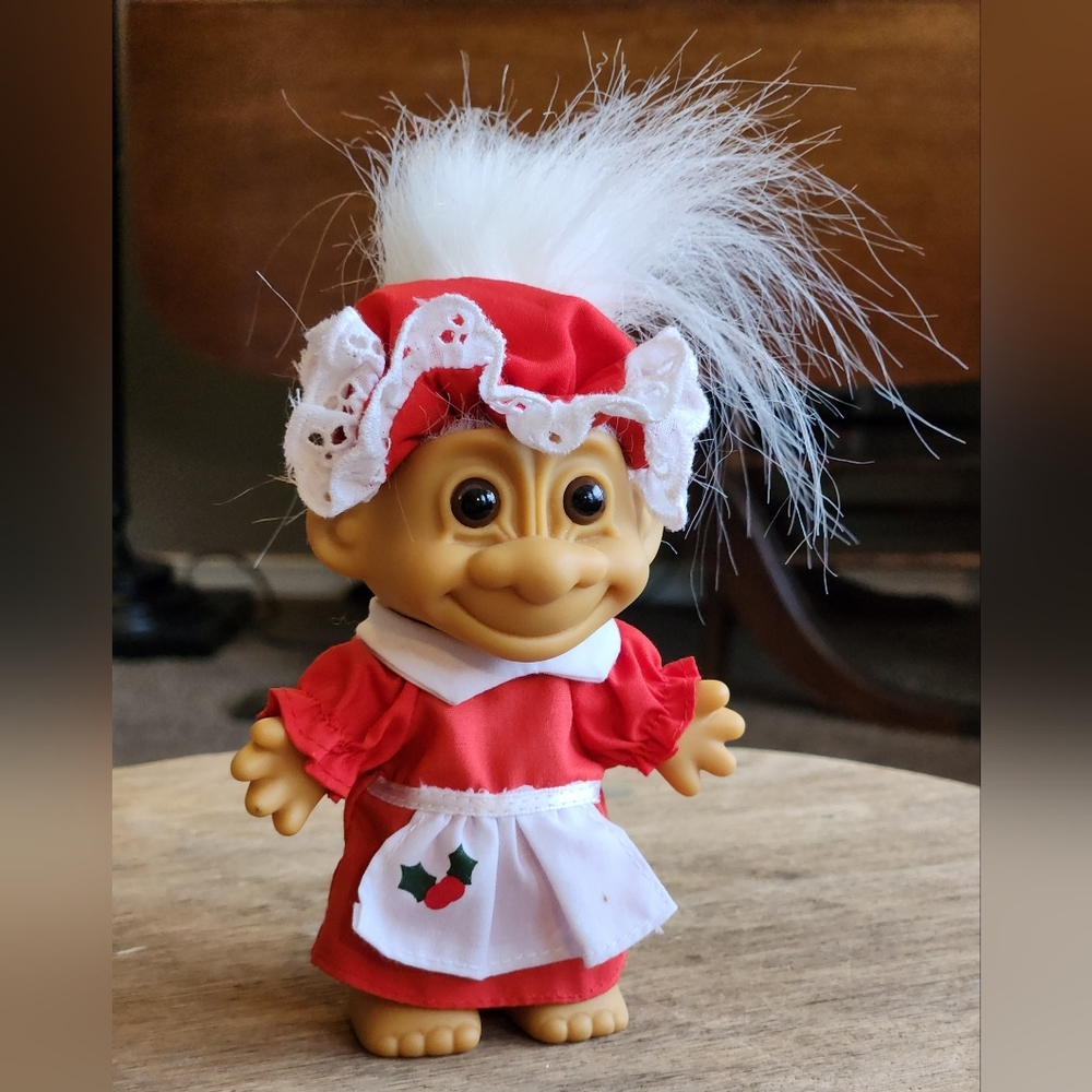 Vintage 1980s Russ Mrs. Santa Christmas Holiday Festive 5" Troll Doll White Hair